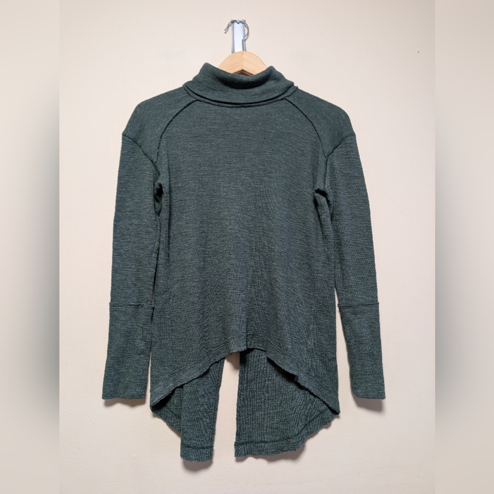 We The Free Free People Green Funnel Neck High Low Top XS